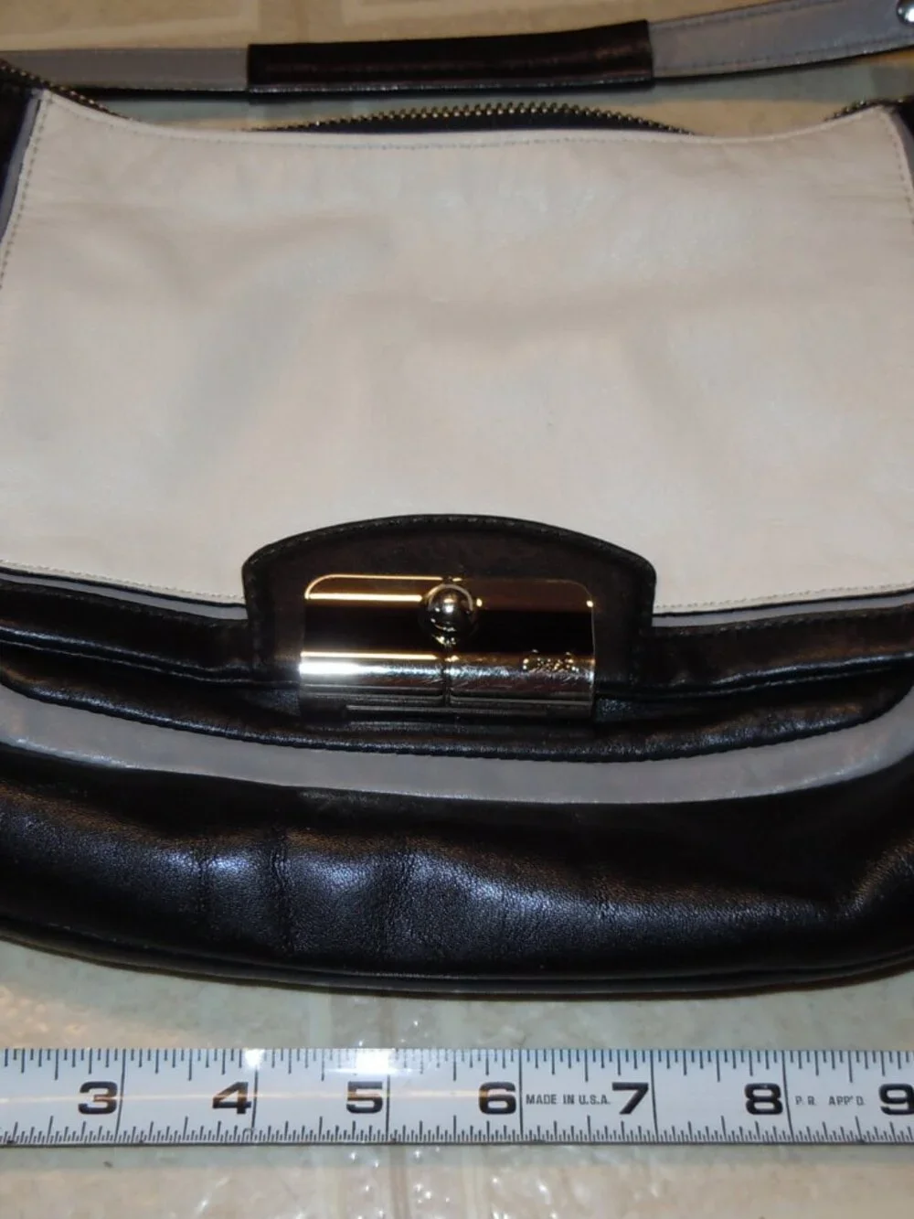 COACH BLACK & WHITE LEATHER HANDBAG F23084 EUC